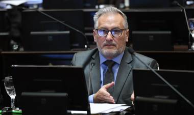 Lewandowski: "Pullaro acompaña a Milei mientras cierran las fábricas de la provincia"