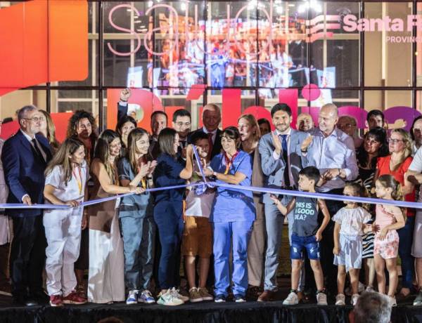 Pullaro inauguró el Nuevo Hospital Regional de Rafaela: “Tenemos la mejor salud pública de la República Argentina"