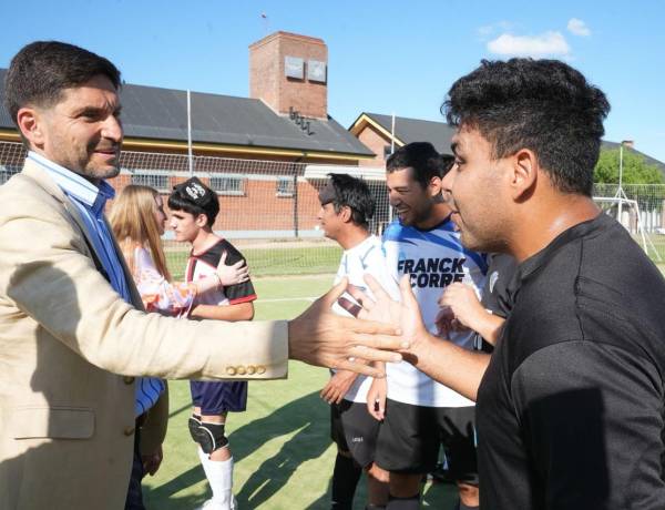 Pullaro acompañó el entrenamiento de Los Búhos y anunció apoyo para su preparación hacia la final nacional
