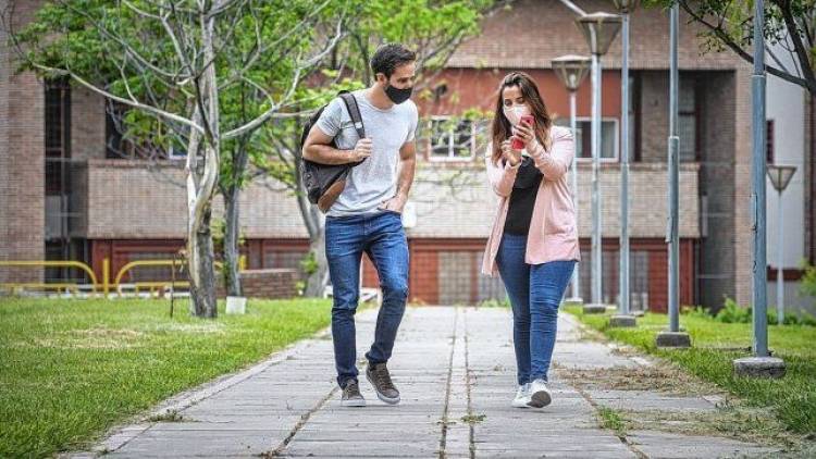 El 64? las personas inscriptas en la UNL son mujeres