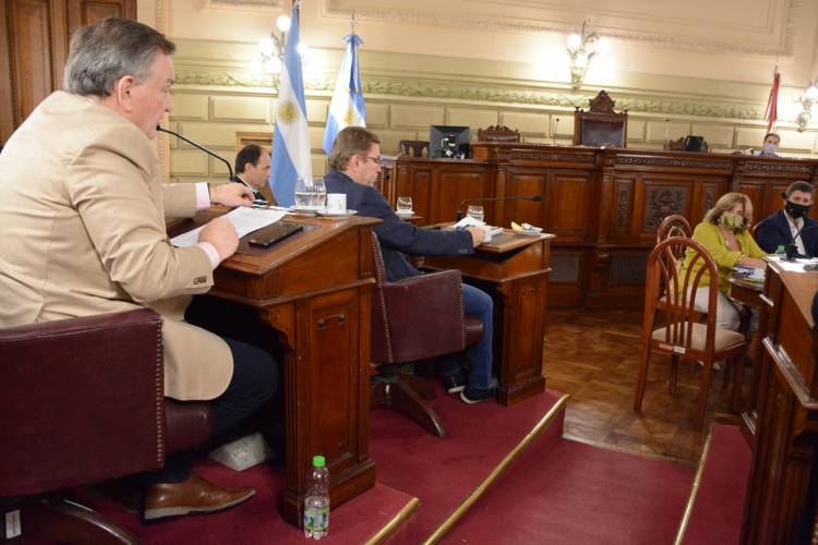 Senadores provinciales recibieron a la Ministra de Infraestructura Silvina Frana por obras de acueductos