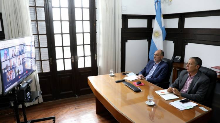 La provincia y los gremios docentes acordaron continuar el diálogo paritario