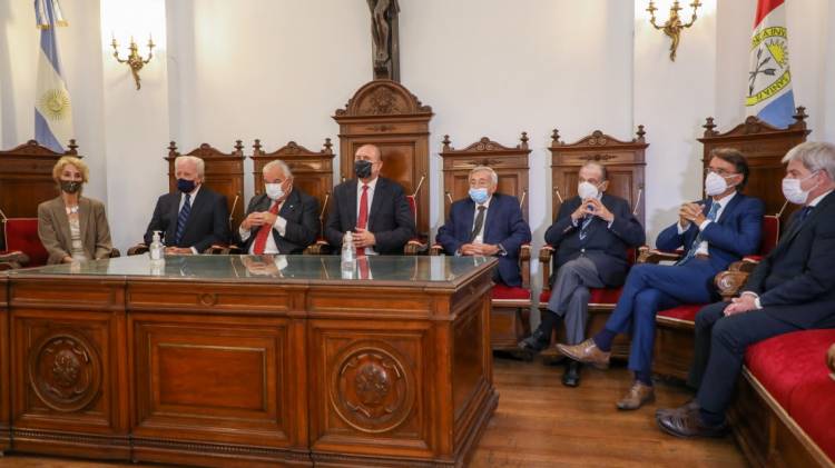 Omar Perotti participó del acto de apertura del año judicial en el Palacio de Tribunales