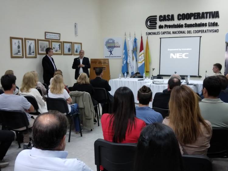 Calvo en Sunchales: encuentro sobre Cooperativismo Escolar Transnacional y proyecto para declarar a la ciudad “Referente Nacional del Cooperativismo Escolar”