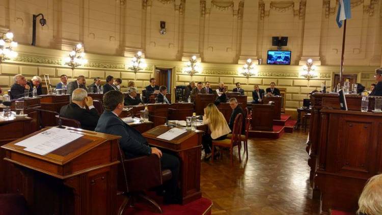 El senado aprobó la toma del empréstito kuwaití