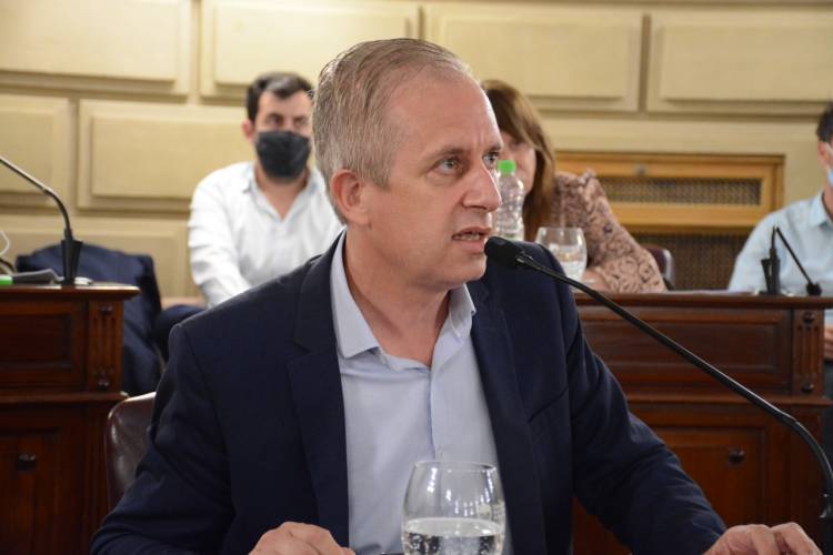 Rabbia solicitó la reglamentación de la Ley de Traslado para Pacientes Oncológicos