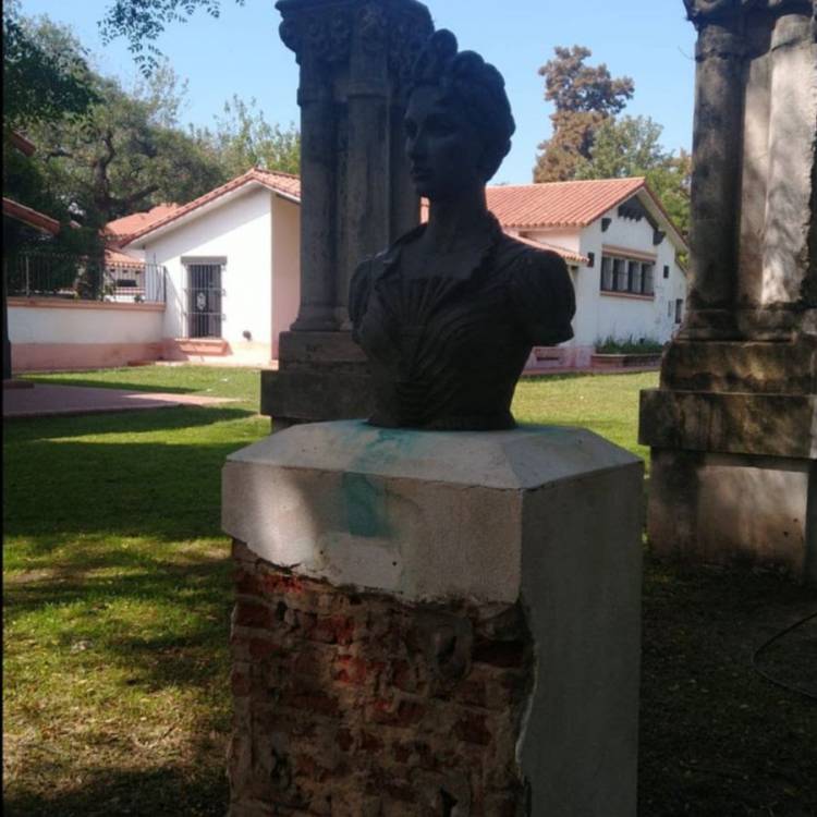 Piden informes por el estado de abandono del Paseo de las Tres Culturas