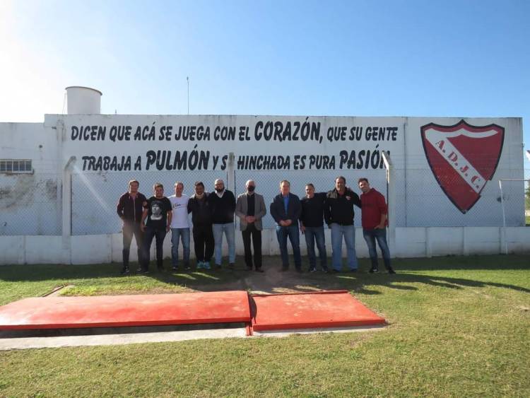 Michlig y Boscarol se reunieron con instituciones y entregaron aportes a los clubes Juniors y Sportivo Suardi