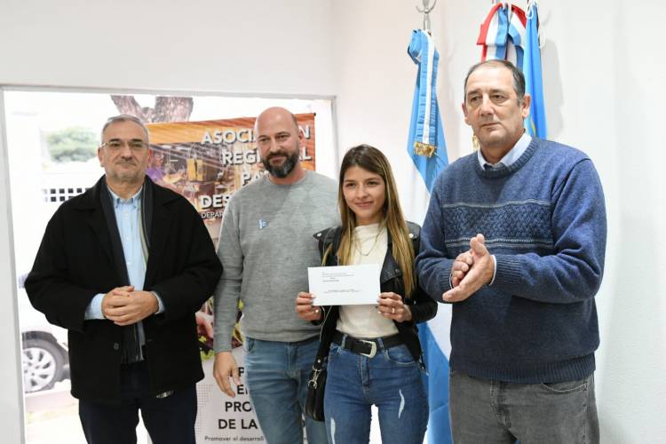 La Asociación Regional para el Desarrollo realizó la entrega de 45 créditos a emprendimientos productivos del Departamento Castellanos, dicho acto se realizó en su Sede Social