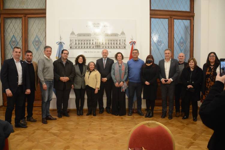 El intendente Jatón asistió a la firma de un convenio con Unicef