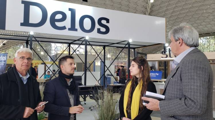 La provincia acompaña a empresas santafesina en una exposición del sector del mueble y la madera en Córdoba