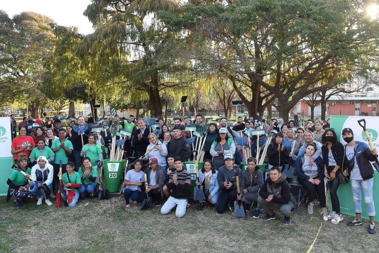 La Municipalidad entregó herramientas de trabajo a 24 cuadrillas de higiene