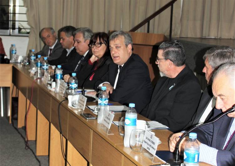 La Mesa del Diálogo se reunió con autoridades locales y provinciales