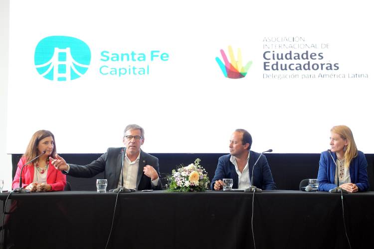 En el encuentro local de ciudades educadoras, Emilio Jatón convocó a un trabajo conjunto