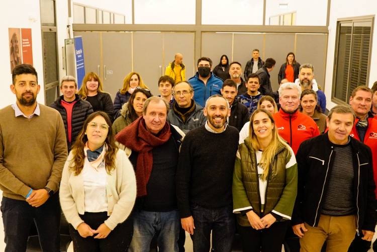 La provincia presentó el programa nacional “Hay Equipo”