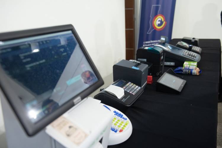 La provincia acompaña al comercio para el recambio de los controladores fiscales