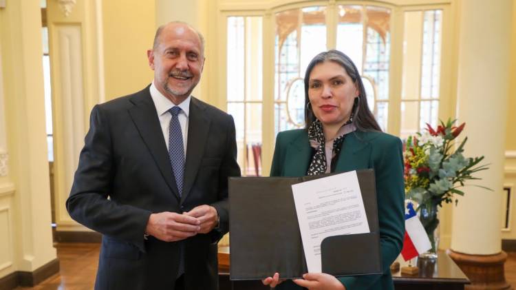 Omar Perotti recibió a la embajadora de Chile en la República Argentina