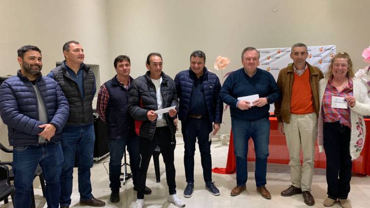Michlig, González y Rigo entregaron aportes a instituciones para objetivos de bien público