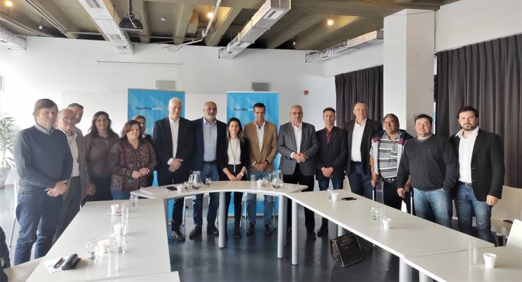 Calvo y Mirabella junto a presidentes comunales gestión obras de infraestructura ante el gobierno nacional