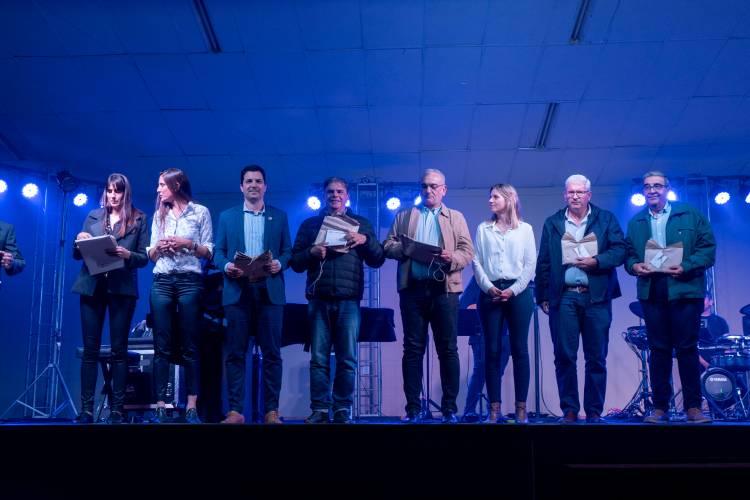 El Club Argentino de Humberto Primo festejó su centenario con la actuación de “Baglietto - Vitale”