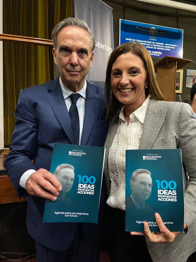 Florito acompañó la presentación de las 100 ideas para gobernar de Miguel Angel Pichetto