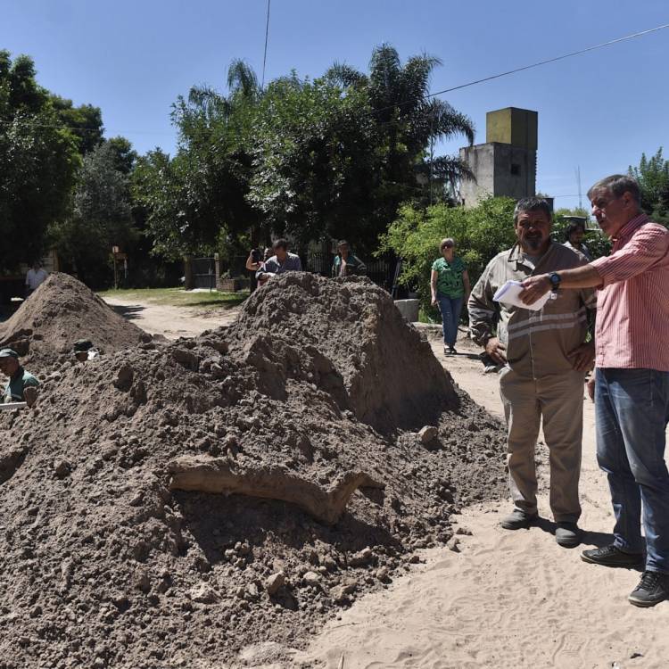 Jatón supervisó el avance de obras integrales en Colastiné Norte