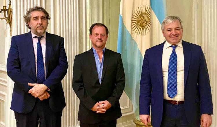 El dirigente sindical Sergio Aladio disertó en la Universidad de Illinois, en Chicago