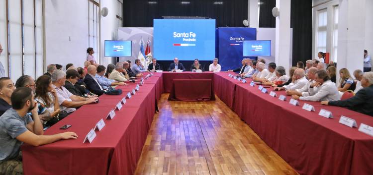 Perotti presentó la candidatura de la provincia de Santa Fe para ser sede de los XIII Juegos Suramericanos 2026