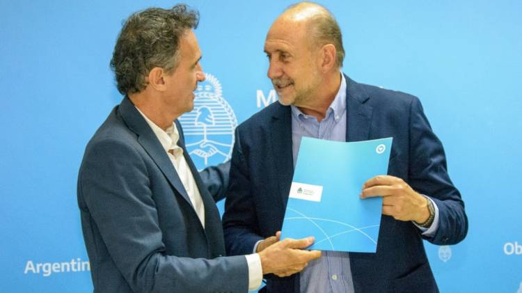 Perotti firmó con Katopodis el acta de inicio de obra del Acueducto San Javier-Tostado