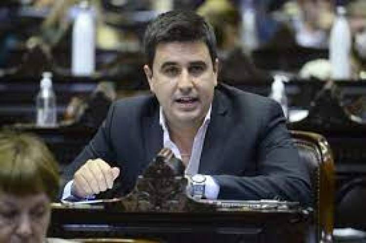 Toniolli: "Lo reprochable de la contratación de estudios de abogados como el de Rosenkrantz que está de los dos lados del mostrador"