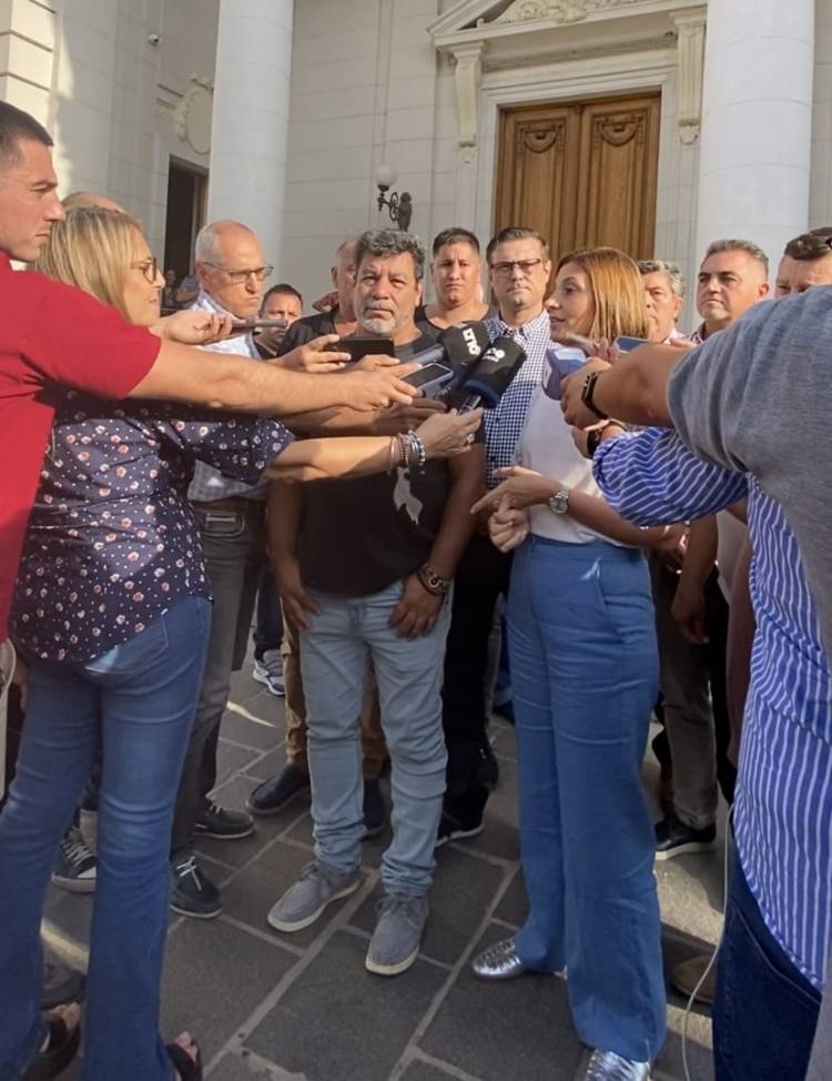 Florito solicitó seguridad para remiseros de Santa Fe