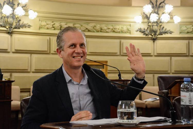 Media sanción al proyecto de Rabbia para darle participación a los trabajadores en el IAPOS