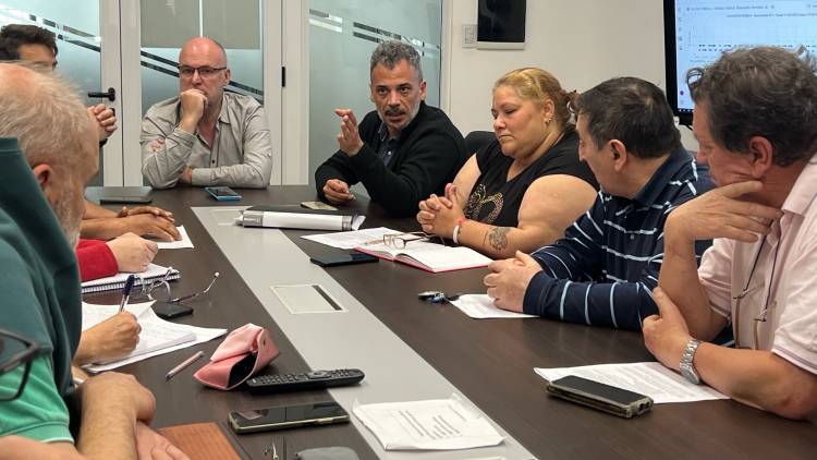 Funcionarios municipales recibieron a representantes de vecinales del suroeste