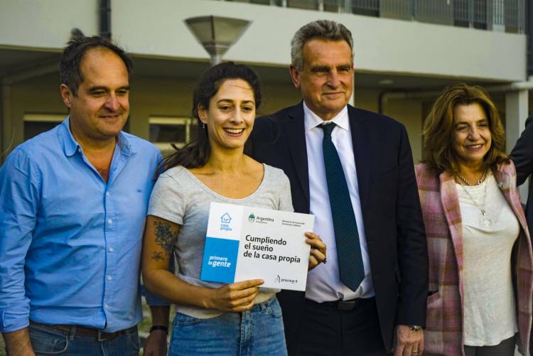 Se entregaron 75 viviendas Procrear del Parque Federal de Santa Fe