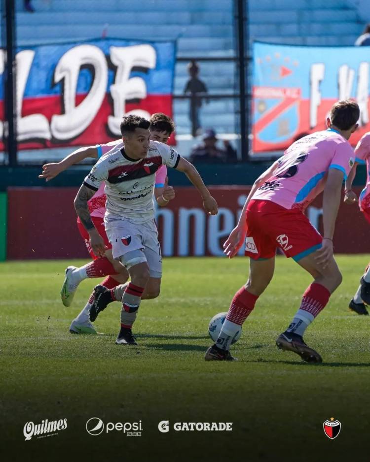Colón perdió con el descendido Arsenal en Sarandí