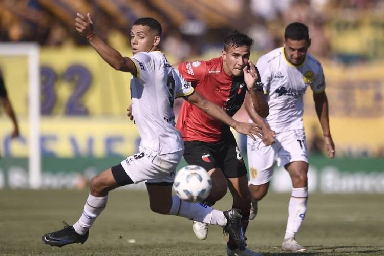 Colón sumó su primer empate en el Nacional B