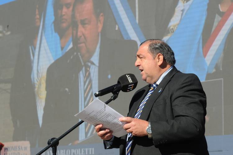 Constitución Nacional: Poletti y Pullaro les tomaron promesa de lealtad a 2 mil estudiantes