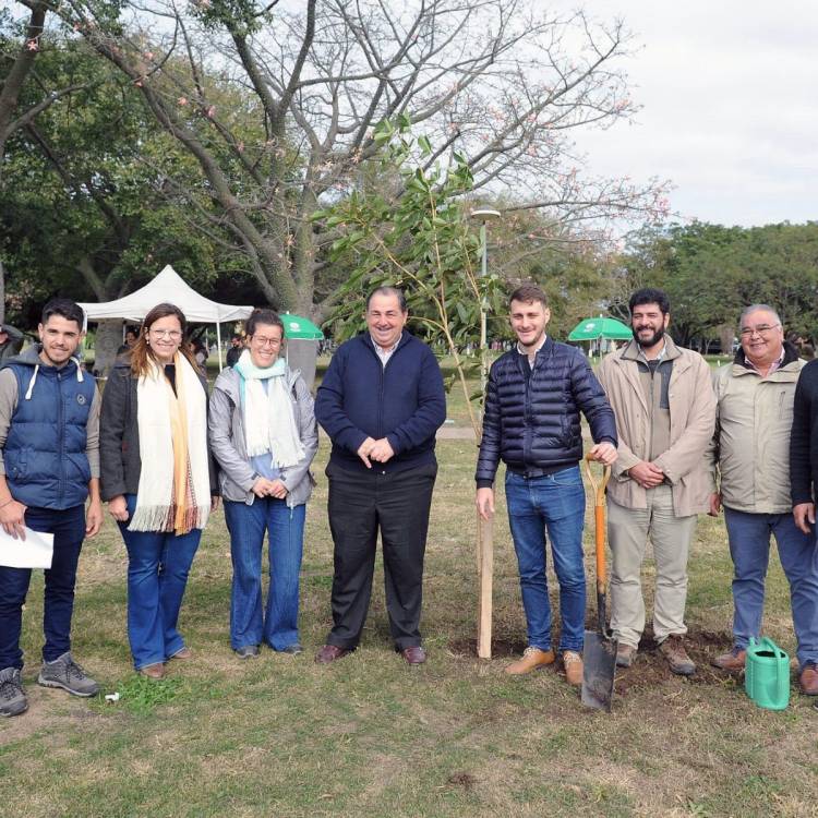 La Municipalidad lanzó un plan de forestación para potenciar el medioambiente de Santa Fe