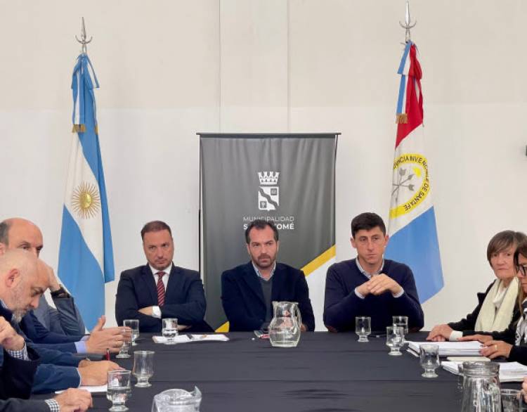 Weiss Ackerley y el ministro Enrico encabezaron un encuentro para abordar la situación del Puente Carretero