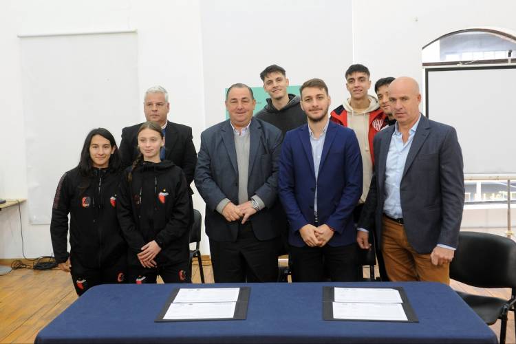 La Municipalidad puso en marcha el primer “Clásico de Reciclatón”