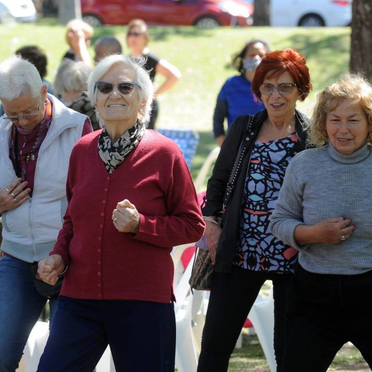 Jornada de sensibilización: la Municipalidad realizará actividades para combatir el maltrato en la vejez