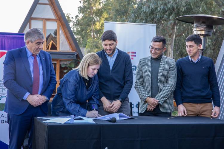 Pullaro reunió a su gabinete en San José del Rincón