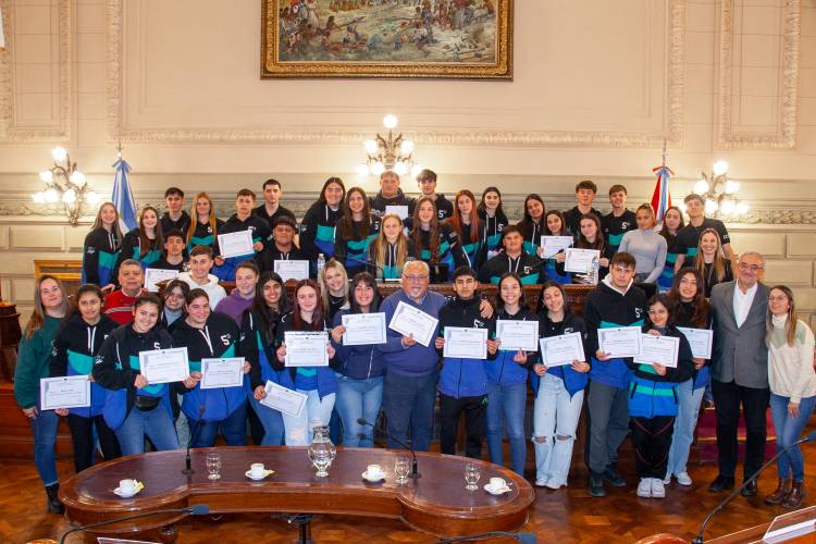 Alumnos de Humberto Primo participaron de una sesión simulada del senado invitados por Alcides Calvo