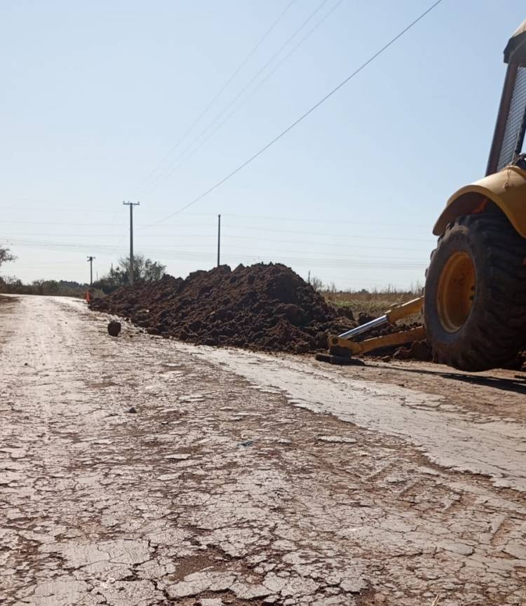 La Municipalidad continúa con el plan de reconstrucción integral de calles de tierra