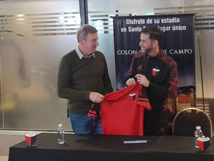 El periodista Rodolfo De Paoli nuevo DT de Colón
