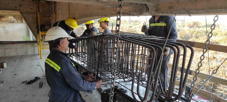 Avanzan las obras en el puente carretero 