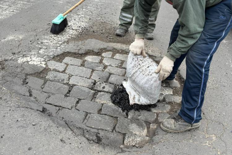 El municipio comprará 35 toneladas de asfalto frío para dar Respuesta Rápida a cinco barrios