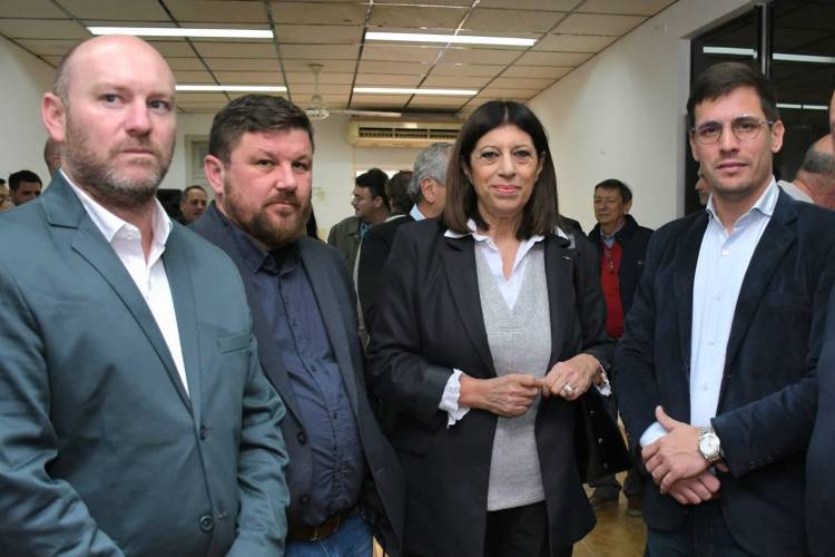 Clara Garcia acompañó el reclamo por la paralización de las obras de RN 34