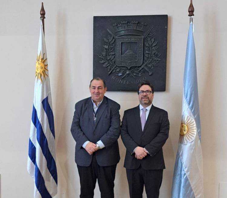  Poletti viajó a Uruguay para fortalecer los vínculos comerciales y exponer sobre la gestión hídrica en Santa Fe