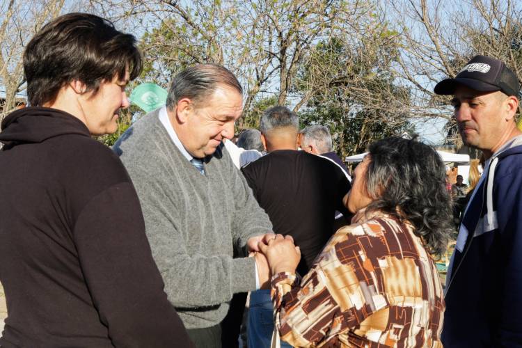 Poletti inauguró una nueva plaza en Cabaña Leiva
